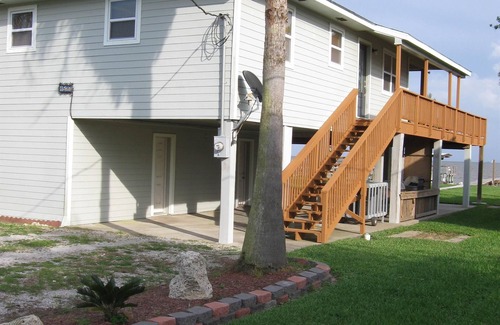 Dickinson House | Non Smoking/Water Front Bayhouse With Private Fishing Pier And Boat Dock