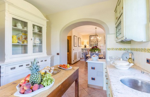 Lucca Villa | Nonna Bianca Farmhouse