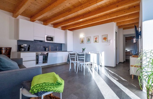 Vercana Apartment | Nonna Delfina Terrazzo holiday flat on Lake Como