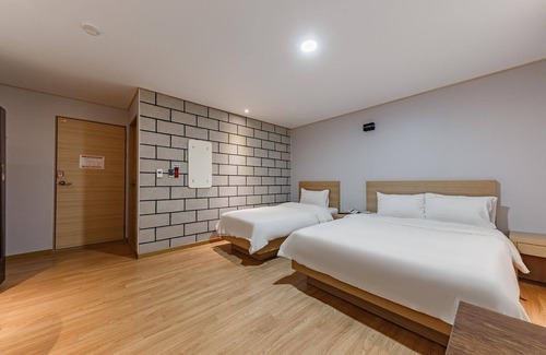 Nonsan Hotel | Nonsan River