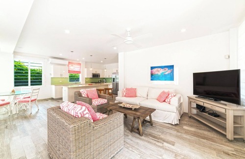 Hastings Apartment | Nook by the Sea on the beach HB