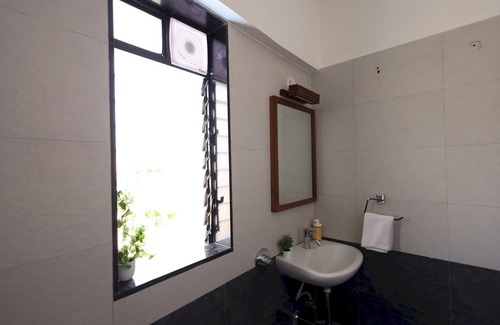 Vile Parle West Apartment | Nook&Co - Vile Parle 6