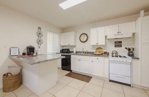 Lakeside Apartment | Noonan's Nest