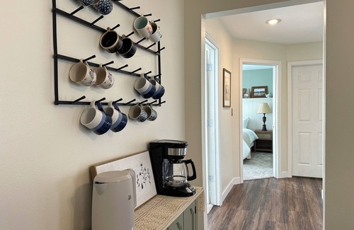 Clear Lake House | Norb's Nest—spacious cottage, close to Main St