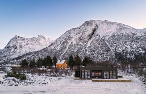 Vagan House | Nordic Lodge Retreat in Lofoten