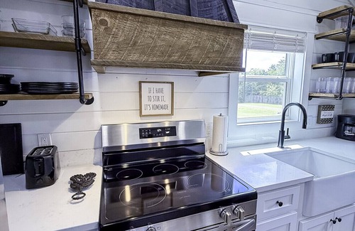 Dardanelle House | Nordin's Hillside Cottage Family/Pet FriendlyNear Lake Dardanelle and Mt. Nebo