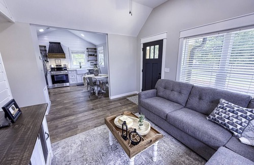 Dardanelle House | Nordin's Hillside Cottage Family/Pet FriendlyNear Lake Dardanelle and Mt. Nebo