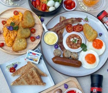 Arun Amarin Hotel | NORN Riverside Bangkok Hotel - นอนริมน้ำ