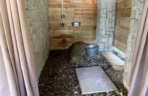 La Follette Resort | Norris Lake Resort-20 bdrm,sleeps 70! hotubs, docks, 7 firepits, sxs, rent boats