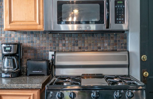 North Buffalo Apartment | North Buffalo Charming Apt Close to Everything