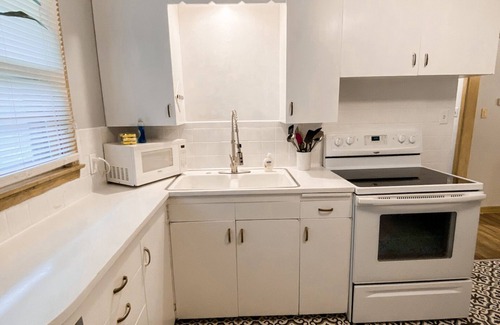 Hutchinson Condo | North Main Manor - Walking Distance to the Fair