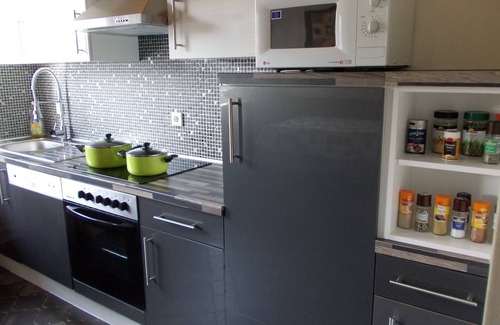 Nenndorf Apartment | North Sea vacation in large vacation apartment balcony beach chair garden barbecue