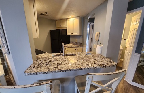 Traverse City Condo | North Shore Inn Traverse City - Unit 204