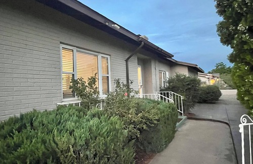 Los Ranchos de Albuquerque House | 🌶️North Valley Ranch+RV Parking+Mountain Views — Family, Corporate, Long Term 🌄