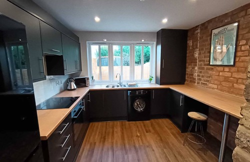 Northampton House | Northampton Oasis - 4 Bedroom House