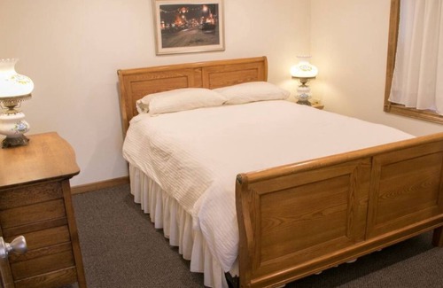 Alpha Cottage | Northeast Iowa Farm Cottages