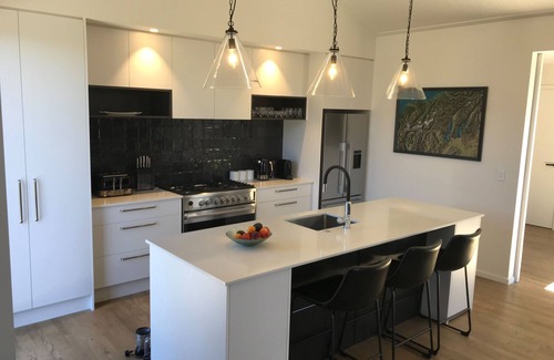 Wanaka House | Northlake Biking and Hiking Getaway
