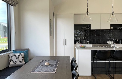 Wanaka House | Northlake Biking and Hiking Getaway