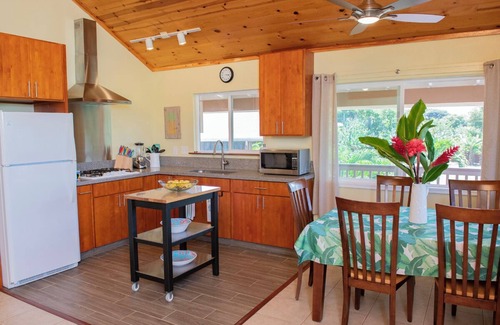 Pupukea House | Northshore Pupukea Getaway up the hill from the best beaches on of Oahu