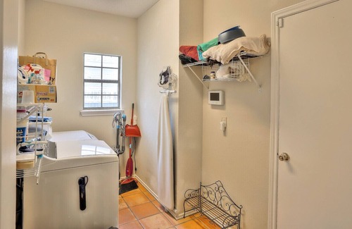 McNeil House | (Northwest Austin) Beautiful, Fun, Cozy Home 30 min from Downtown Austin