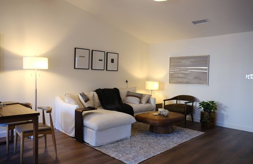 McNeil Condo | Northwest Austin charming 2-bedroom condo