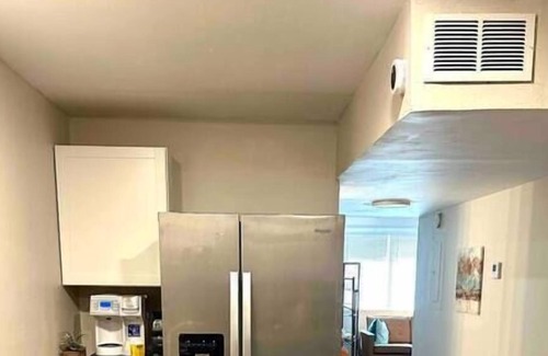 Norwood Apartment | Norwood/Uptown Apt #1, near it all!