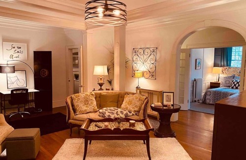 Winchester Apartment | Nostalgia Lane in the heart of the city