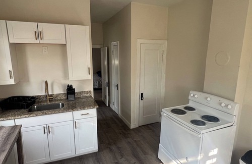 Thompsonville Apartment | NOT a Nightmare of Elm St
