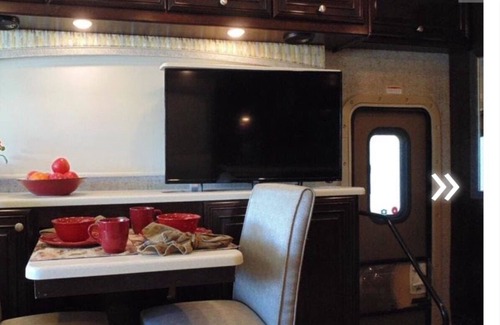 Lake George House | Not CAMPING but….GLAMPING