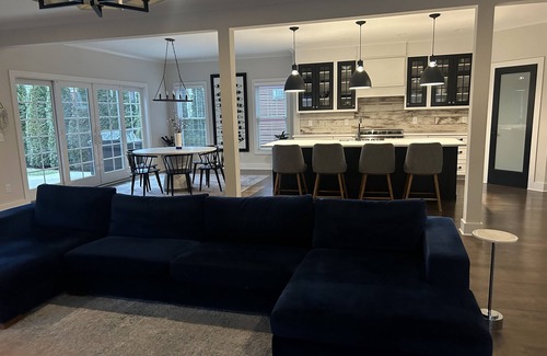 South Bend House | Notre Dame Ave. Dream Home Built in 2018 -1.5 Miles from Campus