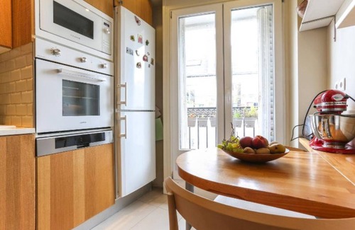 Saint-Merri Apartment | Notre-dame de Paris View, Family Penthouse