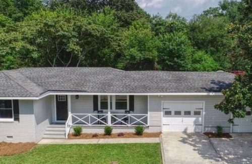 Aiken House | Nottingham Place-Near Bruce's Field/Golf/Tennis/Pet Friendly - Guest Favorite