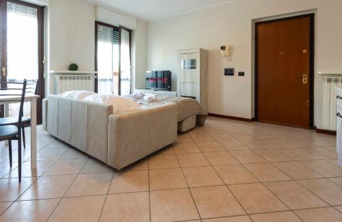 Novara Apartment | Novara Smart Stay - Station, AC & 2Gb s Wi-Fi