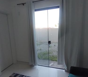 Alexandra Apartment | Novo, Com Ar Condicionado, Internet, Lavanderia e Garagem, 10 min do centro, 15 min das Praias