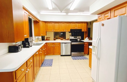 Comstock Northwest Ski Chalet | Now Available Aug 26-28- Chalet with Private Indoor Pool & Hot Tub