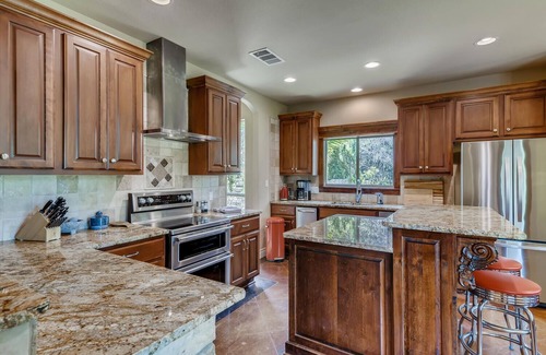 Austin House | Now Oct 31, 2025, 10% of all stays be donated to trusted flood relief efforts!
