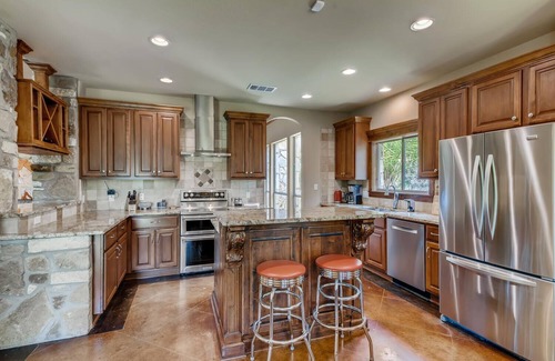 Austin House | Now Oct 31, 2025, 10% of all stays be donated to trusted flood relief efforts!