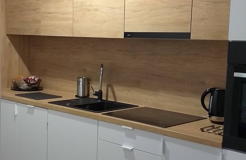 Krzyki Apartment | Nowoczesne mieszkanie nad rzeką we Wrocławiu-wynajem na krótko i długo + parking