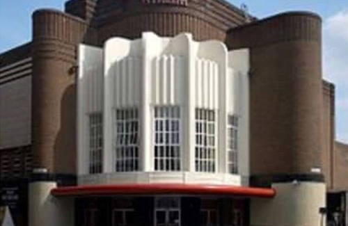 Leicester City Centre Apartment | NR GRAND HOTEL-MASTER BEDROOM WITH A CITY VIEW