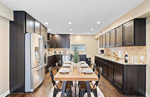 MacGregor House | Nr Med Center, DT, Midtown | Game Room | Sleep 16