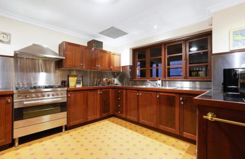 Darwin City Centre House | NT Tourism Award Winning Mandalay Luxury Stay