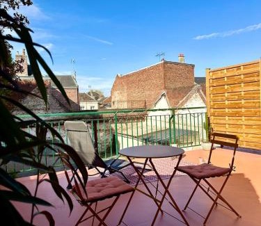 Saint-Quentin Apartment | "Nuits du désert" - Appartement avec terrasse