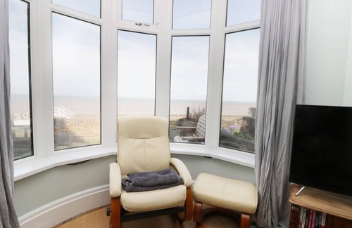 Withernsea Cottage | NUMBER FIFTEEN, pet friendly, character holiday cottage in Withernsea