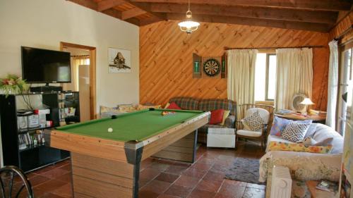 Bermagui House | Nutley Cottage with river view Bermagui Linen provided