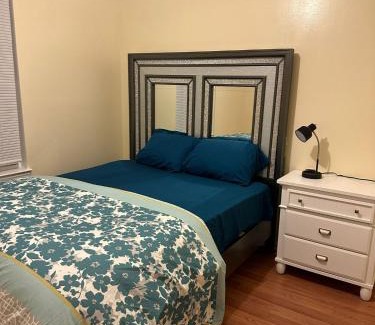 Newark House | Nwk 457 RM 112-B