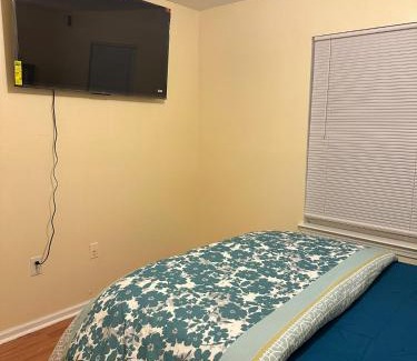 Newark House | Nwk 457 RM 112-B