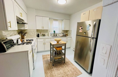 East Flushing Apartment | NY Presbyterian, US Open, CitiField : 1-bedroom apt w/Patio in Flushing East