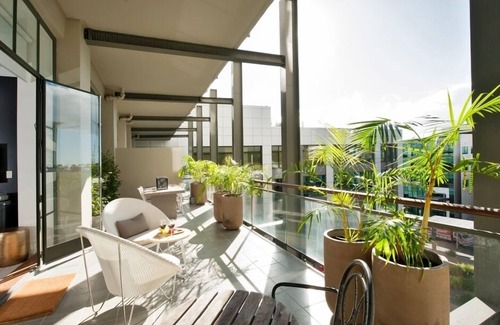 Auckland Central Business District Apartment | NY-style apt, 2 bed, large sunny terrace, rooftop pool Auckland City