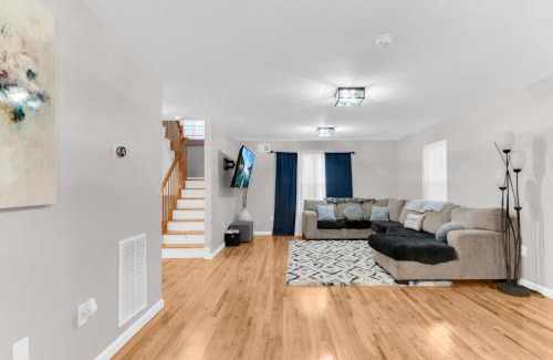 Forest Hill House | NYC & Downtown Newark Commuter Dream Stay