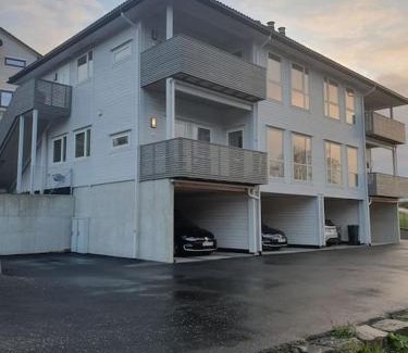 Seim Apartment | Nydelig leilighet- Solrik/2 balkonger